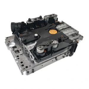 Bloc hidraulic (valve body) 722.6 cu placa conductoare, solenoizii și conectorul, vedere în perspectivă (piesă aftermarket recondiționată)