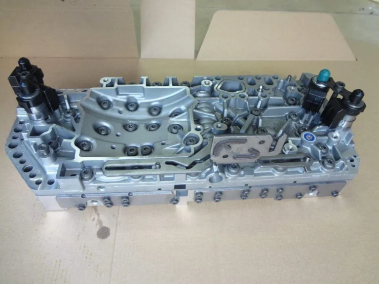 Bloc hidraulic 722.8 / 722.801 / 722.802 (WFC-280) cu solenoizii montați, fotografiat pe cutia de ambalaj