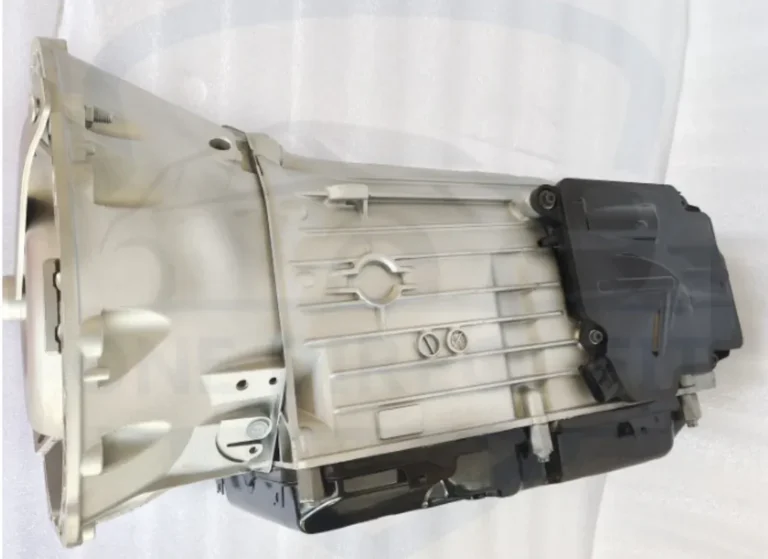Cutie 7G-Tronic 722.9 completă, recondiționată, vedere laterală cu baia de ulei și conectorul plăcii de comandă