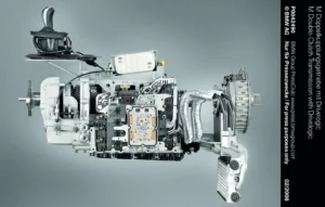 M Double-Clutch Transmission with Drivelogic (Getrag, BMW M3 E9x) — secțiune cu mecatronica vizibilă (foto P0042490, 02/2008; fișierul original CMYK convertit în RGB)