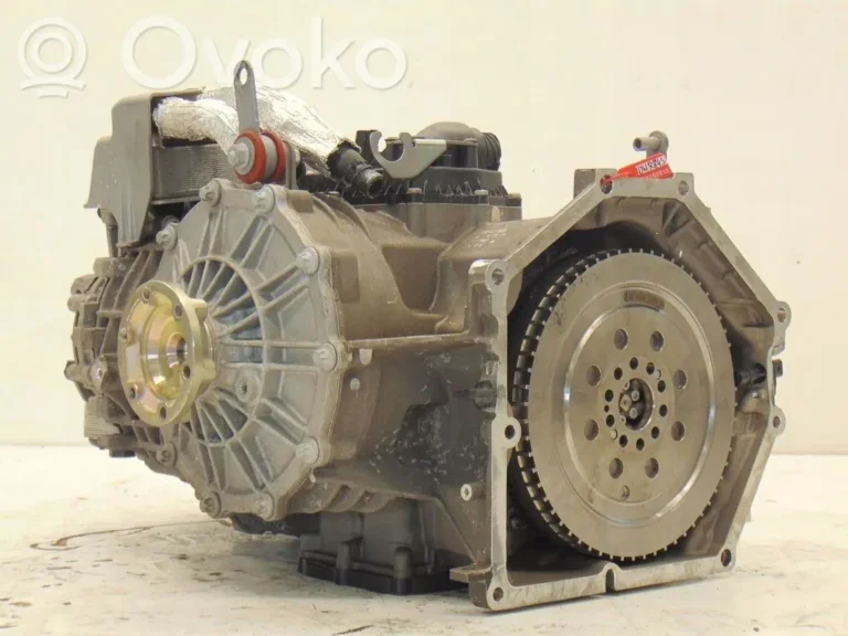Cutia DL800 (0BZ 300 046 B) din Audi R8 4S, vedere dinspre clopot cu volanta montată