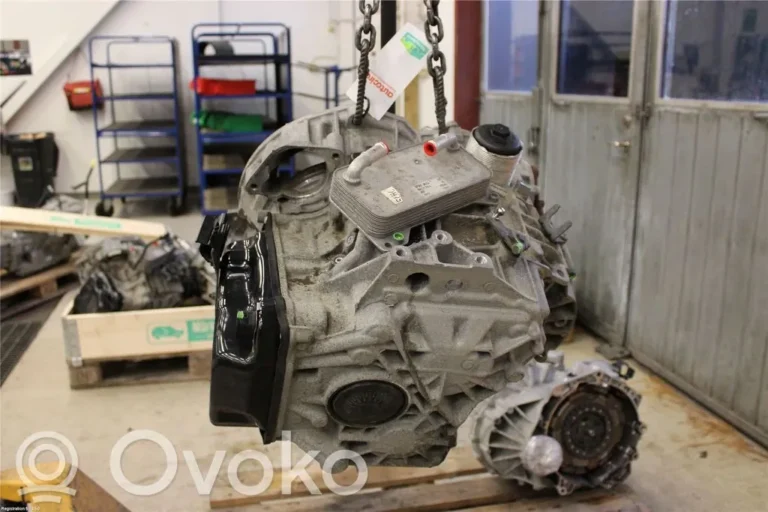 Cutia DQ500 completă, cod 0BH 300 013 D (cod cutie QYQ), dintr-un Audi Q3 8U quattro, suspendată, cu reductorul unghiular montat
